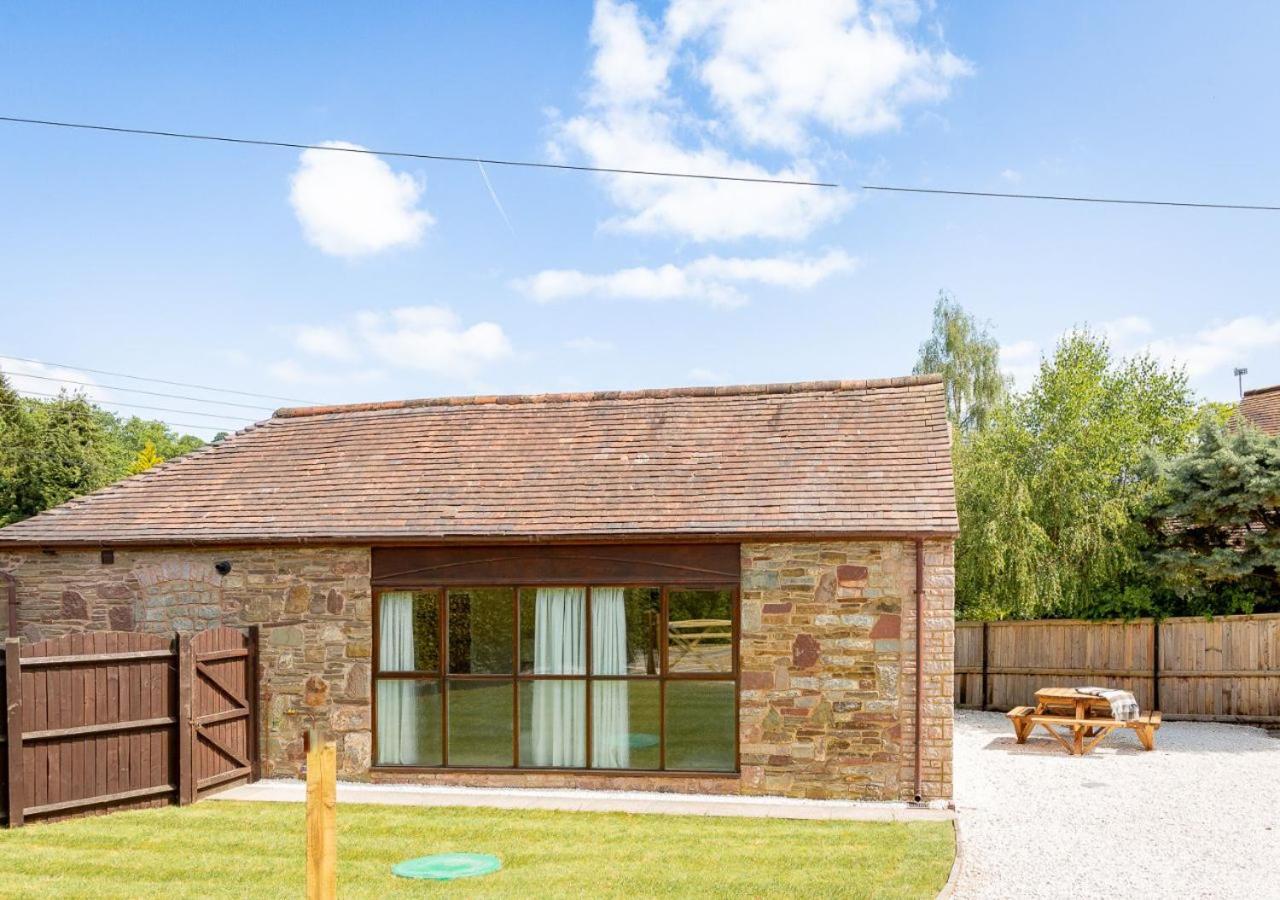 The Barn In Longhope - Luxury Barn Conversion Eksteriør billede