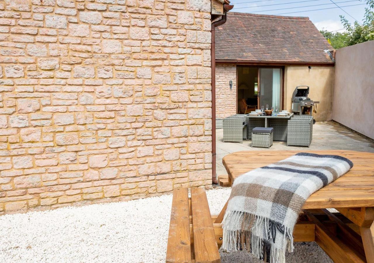 The Barn In Longhope - Luxury Barn Conversion Eksteriør billede